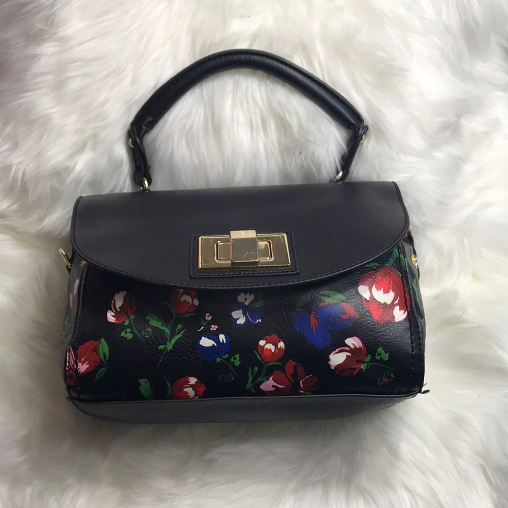 apt 9 bag.